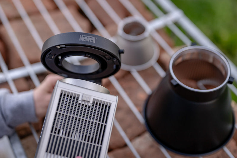 Newell - Bowens / Mini Bowens type FM adapter