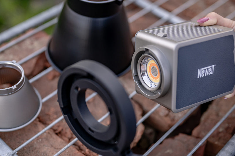 Newell - Bowens / Mini Bowens type FM adapter