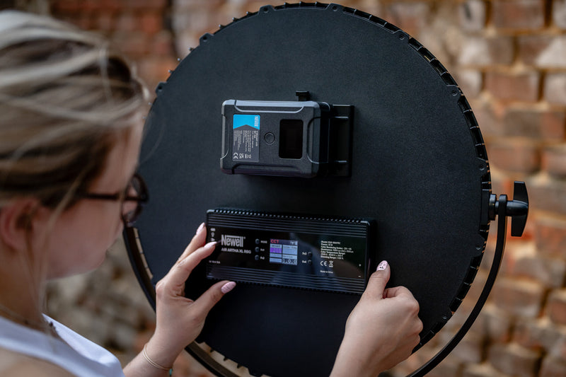 Newell BP-150LCD 14.4V 155Wh V-Mount Battery