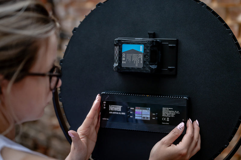 Newell BP-95LCD V-Mount Battery