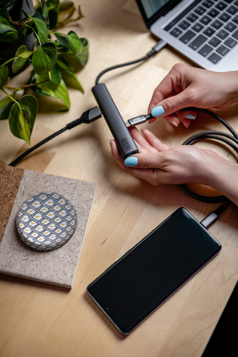 Newell 6-in-1 hub - graphite