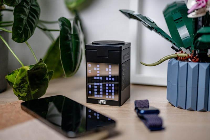 Newell induOne MagPlay charger