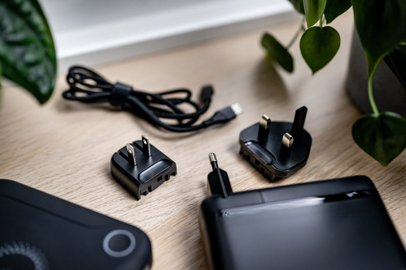 Newell GaN Tech T-power 140 Watt mains charger with adapter kit