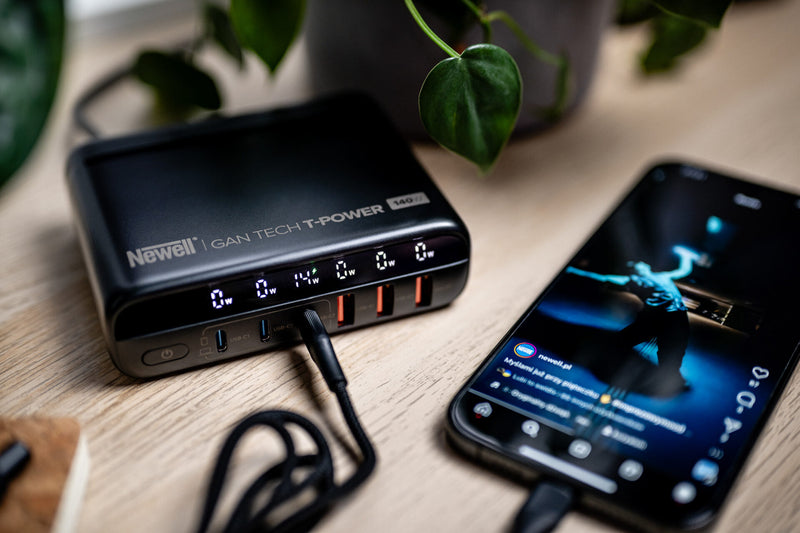 Newell GaN Tech T-power 140 Watt mains charger with adapter kit