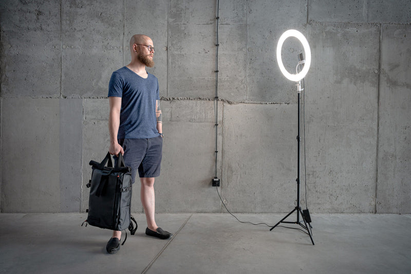 Newell RL-18A Arctic White Bi-Colour LED Ring Light