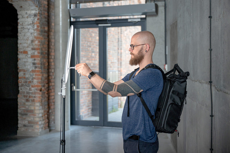 Newell RL-18A Arctic White Bi-Colour LED Ring Light