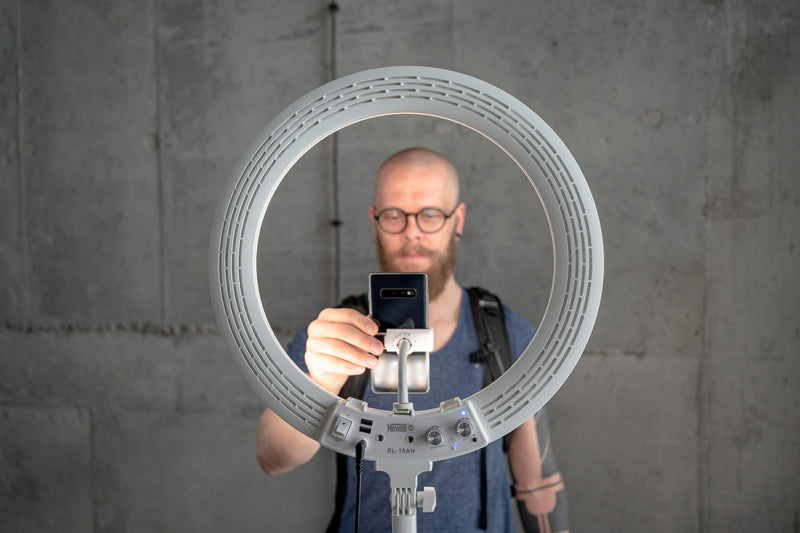 Newell RL-18A Arctic White Bi-Colour LED Ring Light