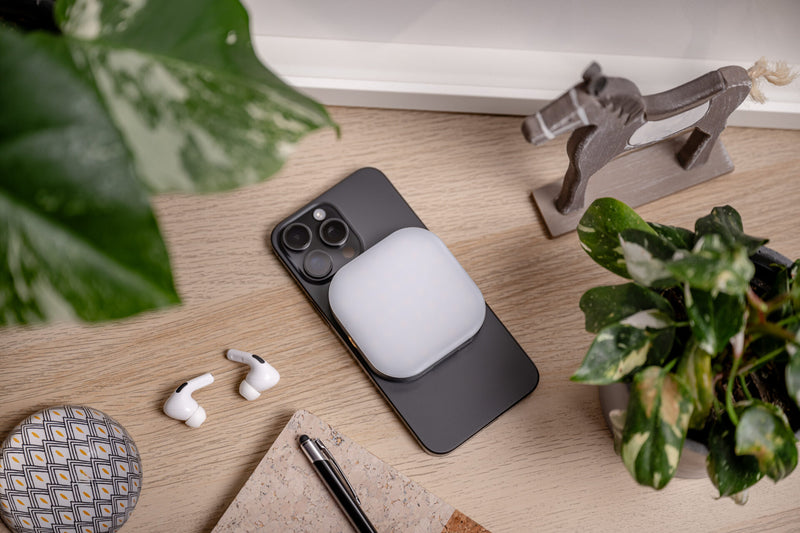 Newell Sunny LED Light for Smartphone