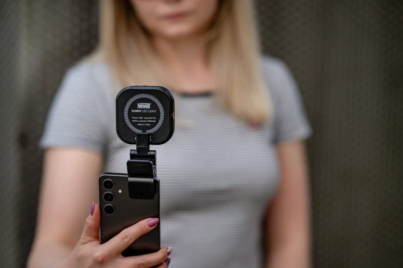 Newell Sunny LED Light for Smartphone