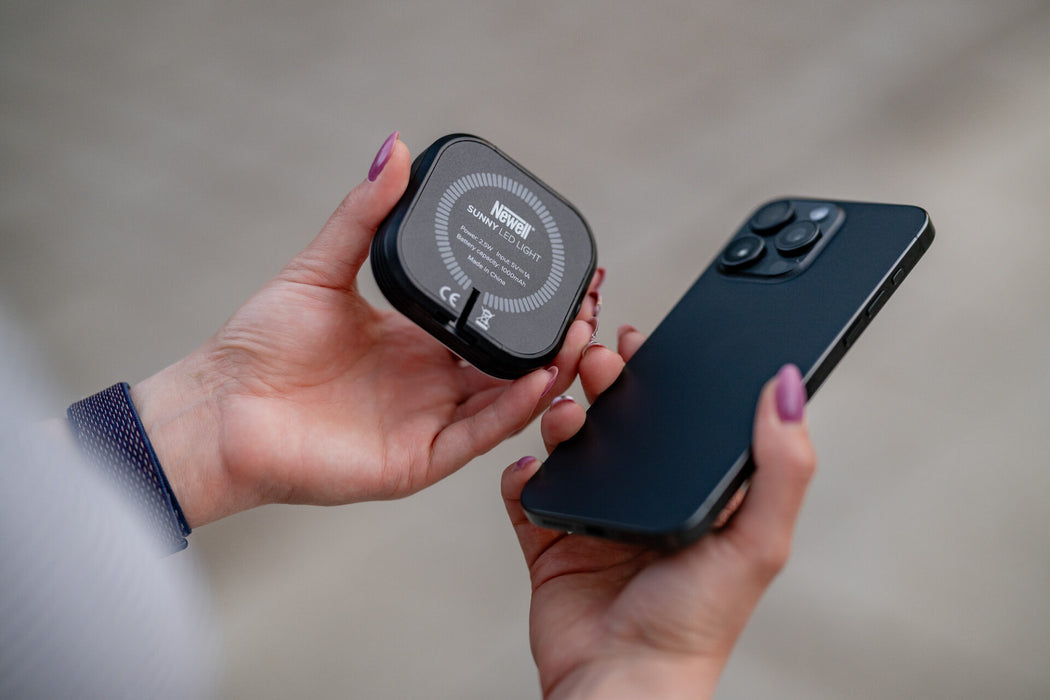 Newell Sunny LED Light for Smartphone